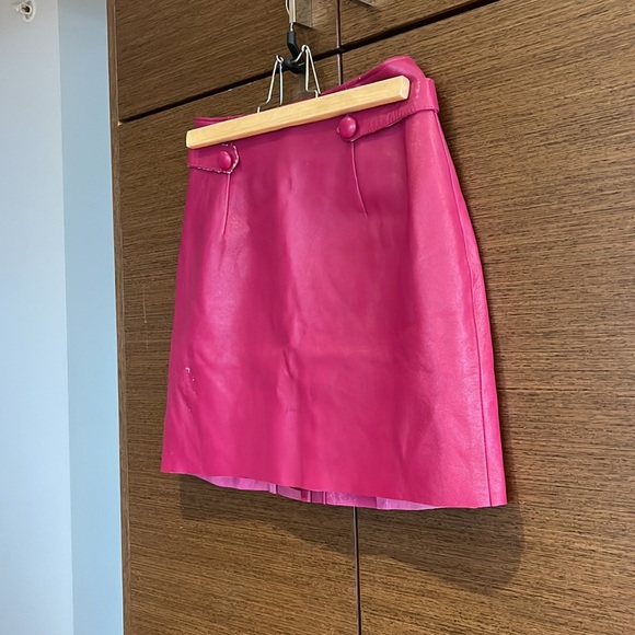 VINTAGE 100% Leather Fuchsia Miniskirt ‘XS’ - Picture 5 of 13